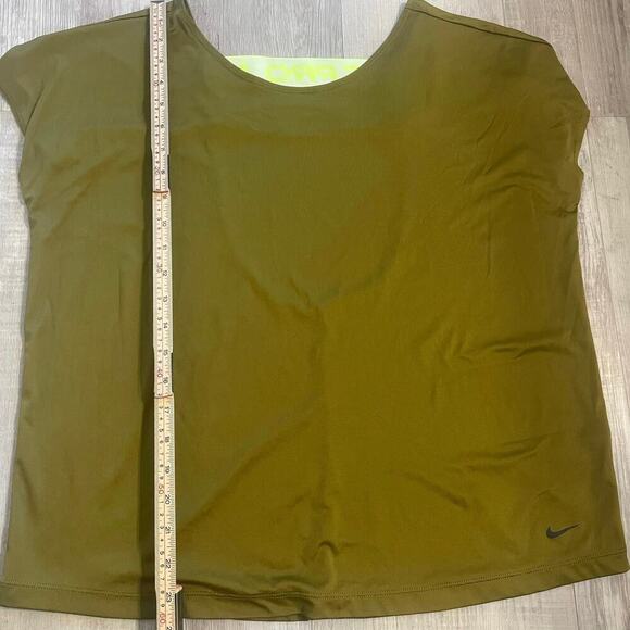 Nike Pro women's training t-shirt in an olive green color with open back size M - Picture 8 of 12